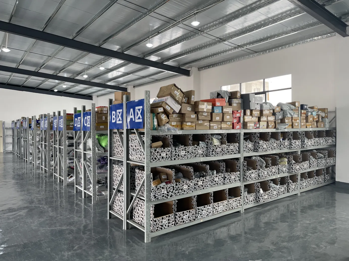 Fishgoo China warehouse storage area for customer orders